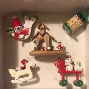 5 vintage, wooden ornaments